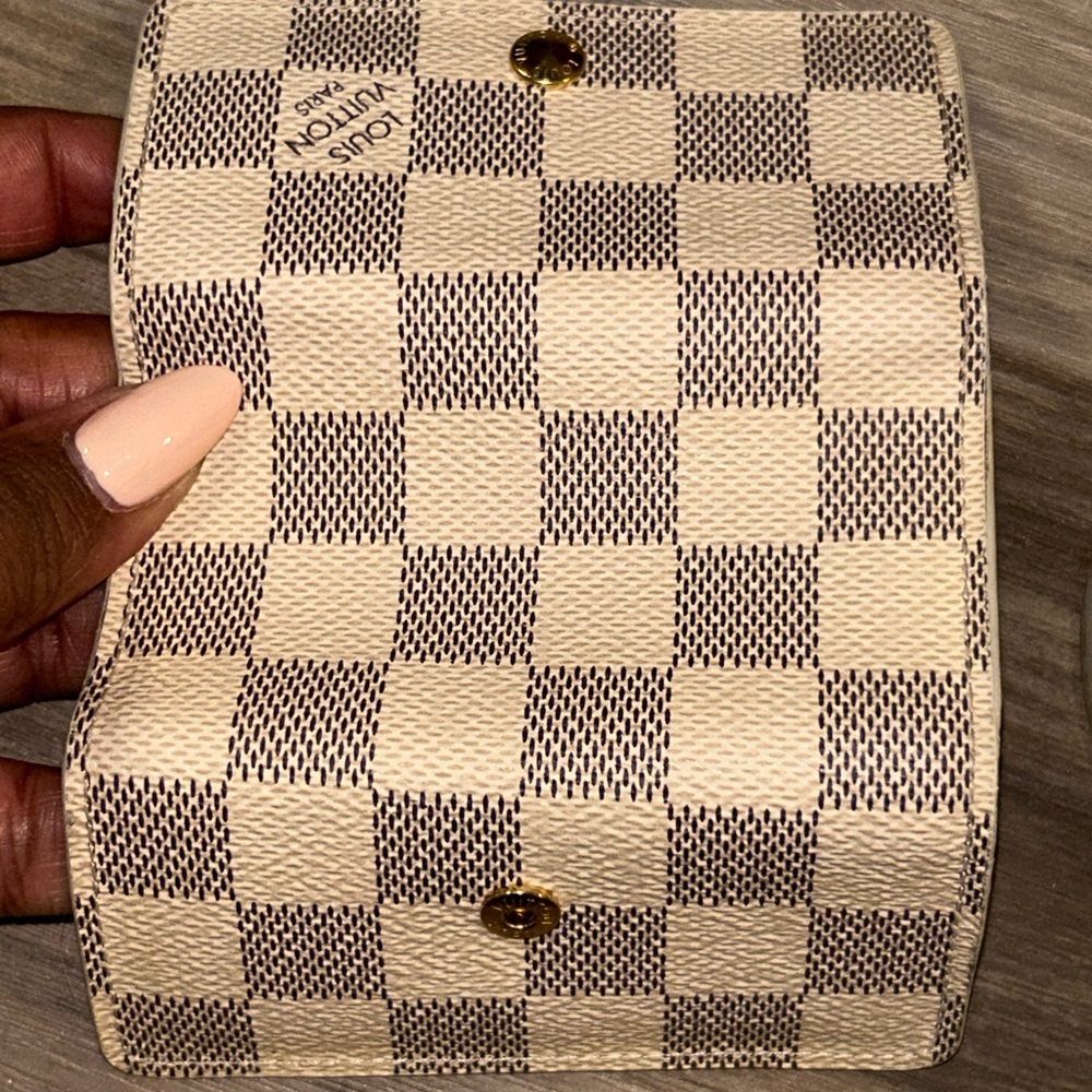 Louis Vuitton Damier Azur 4 Ring Key Holder - Picture 9 of 10